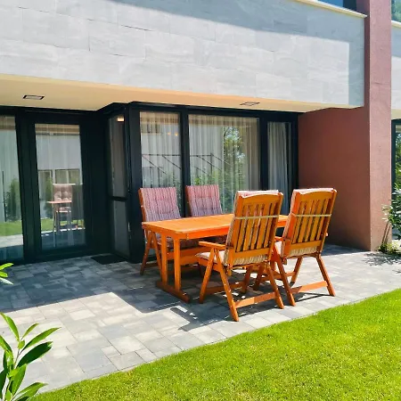 Ponton 04 - Pool, Garden アパート *