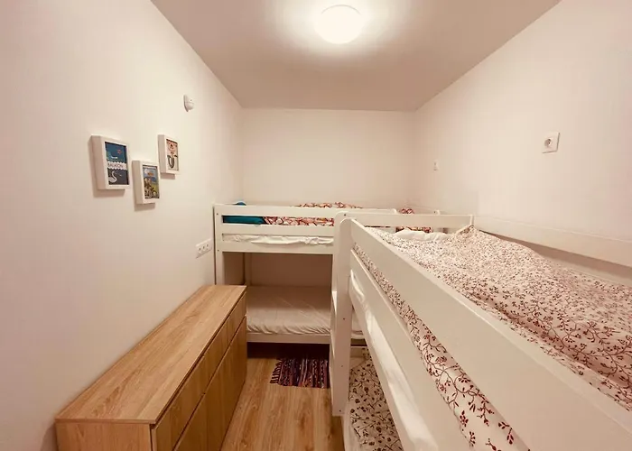 Apartment Ponton 04 - Pool, Garden Alsoors