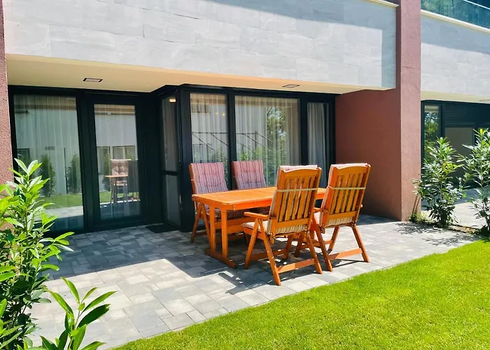 Ponton 04 - Pool, Garden Apartment *