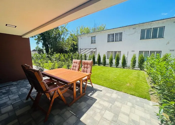 Ponton 04 - Pool, Garden Apartment *